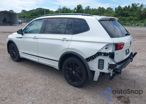 2022 Volkswagen Tiguan 2.0T Se R-Line Black z USA, uszkodzony, nr VIN 3VVCB7AX8NM105497